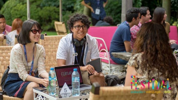 Yasmin Islas and Gabriel "Pich" Pichardo pitching "Rapper Ripiti" at Pixelatl's Ideatoon.